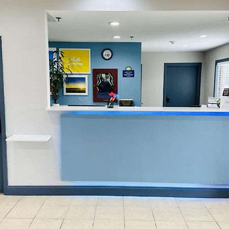 Days Inn & Suites By Wyndham Wynne Eksteriør billede