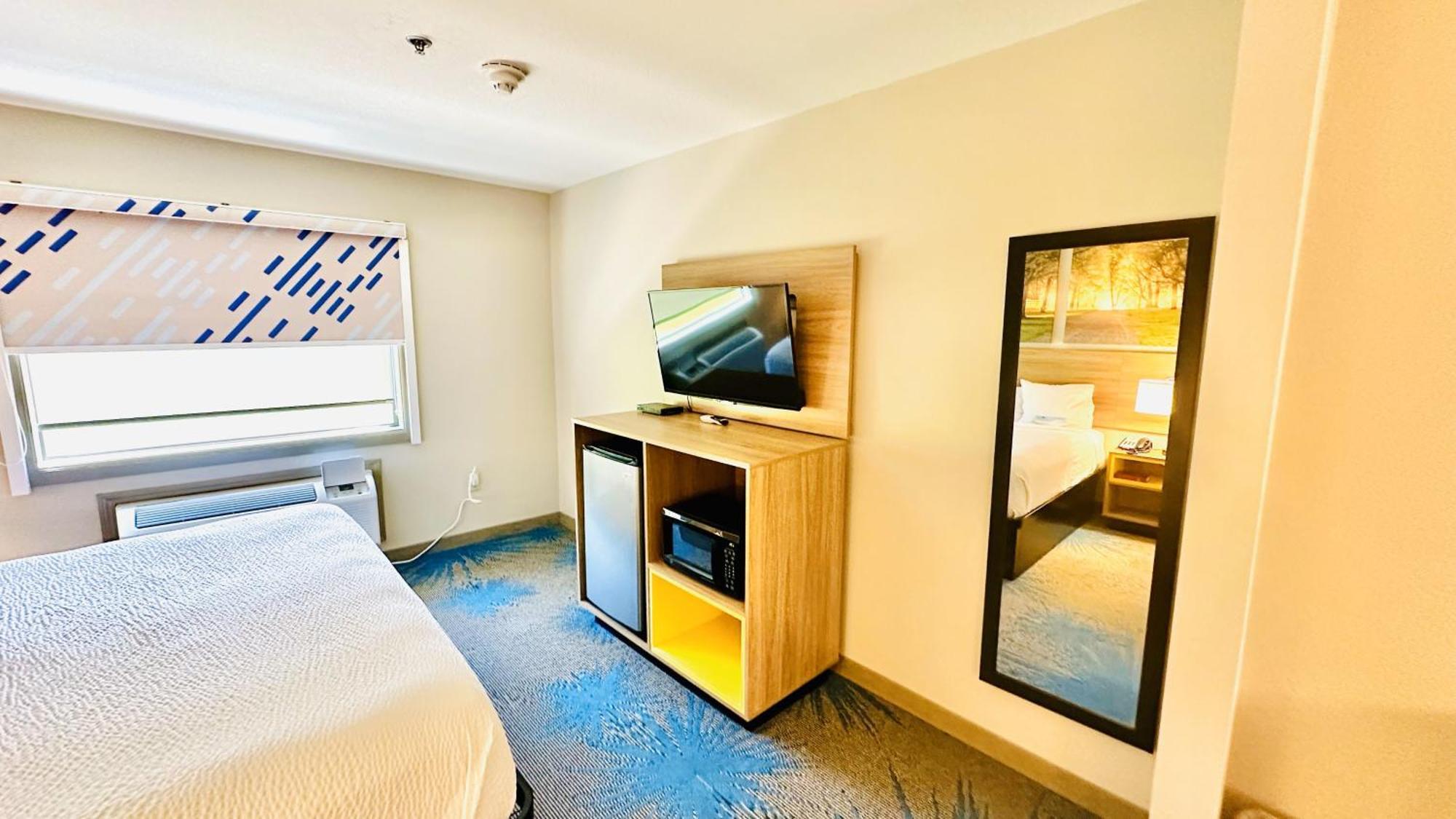 Days Inn & Suites By Wyndham Wynne Eksteriør billede