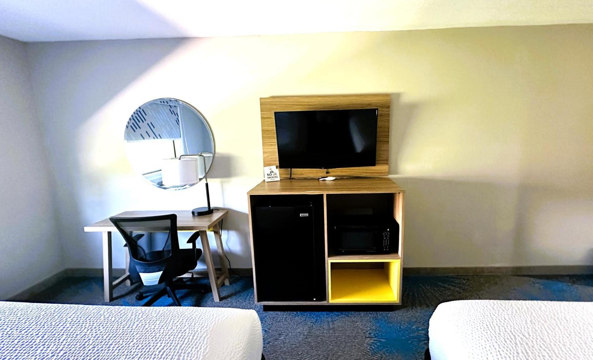 Days Inn & Suites By Wyndham Wynne Eksteriør billede
