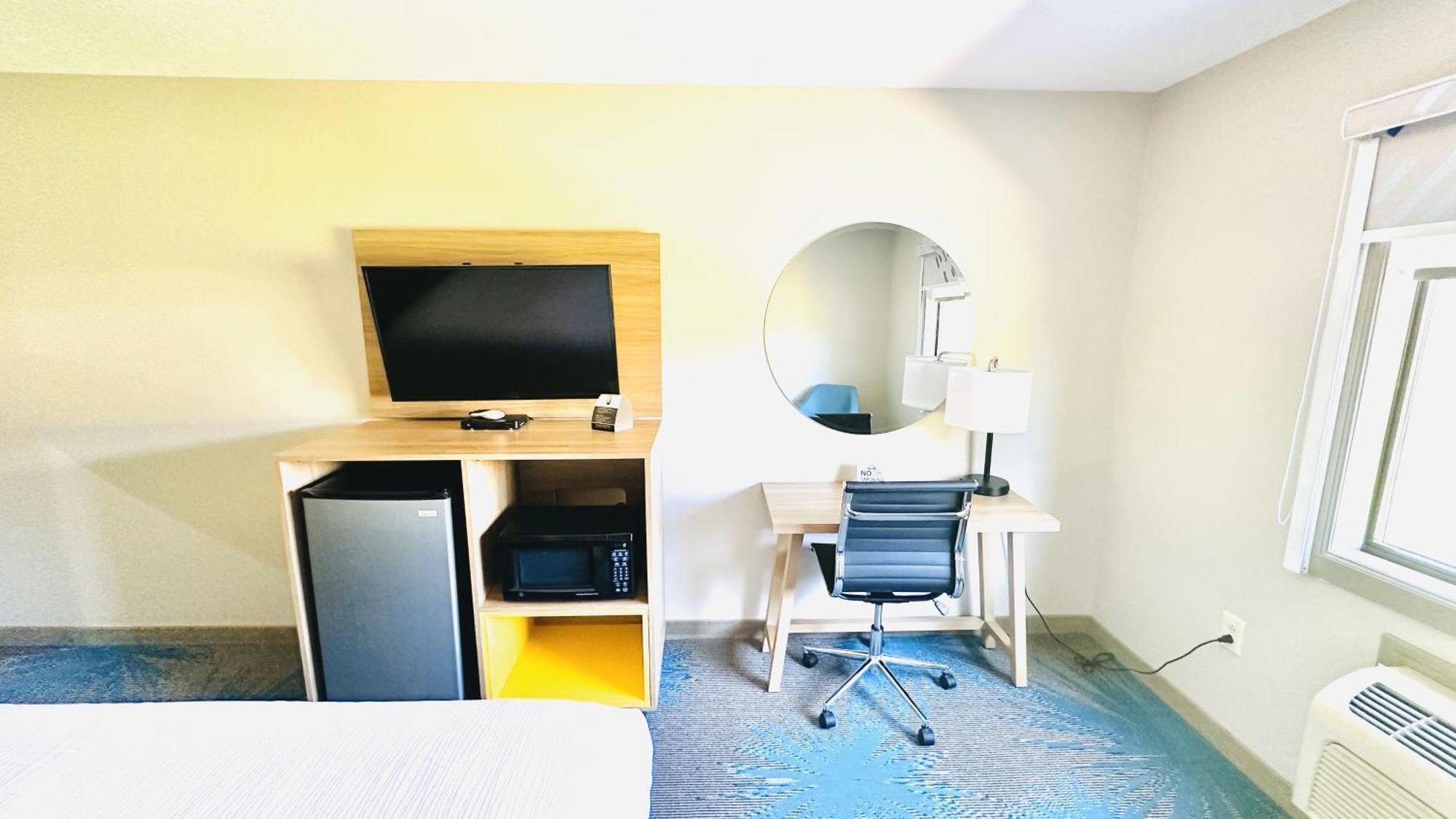Days Inn & Suites By Wyndham Wynne Eksteriør billede
