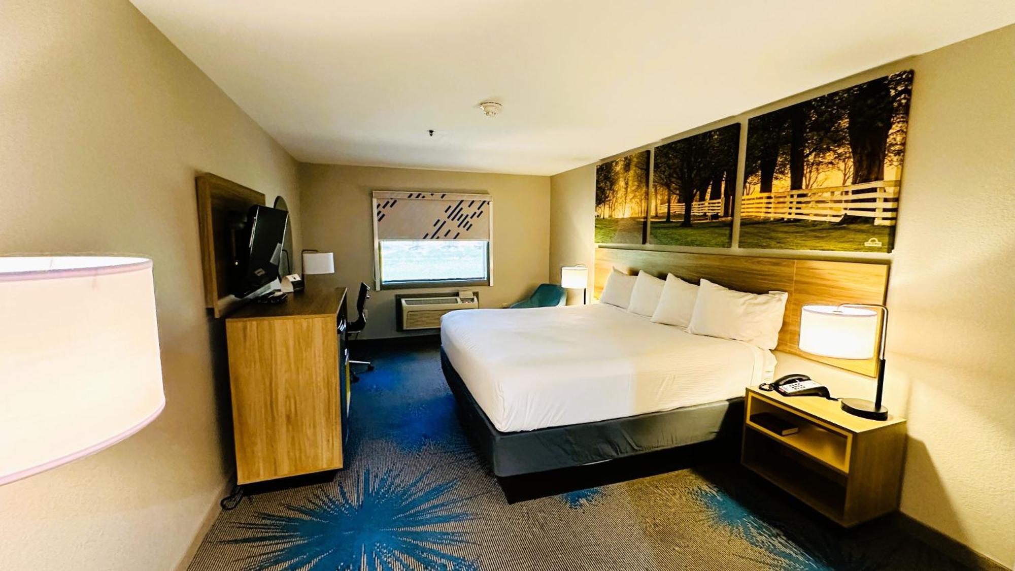 Days Inn & Suites By Wyndham Wynne Eksteriør billede