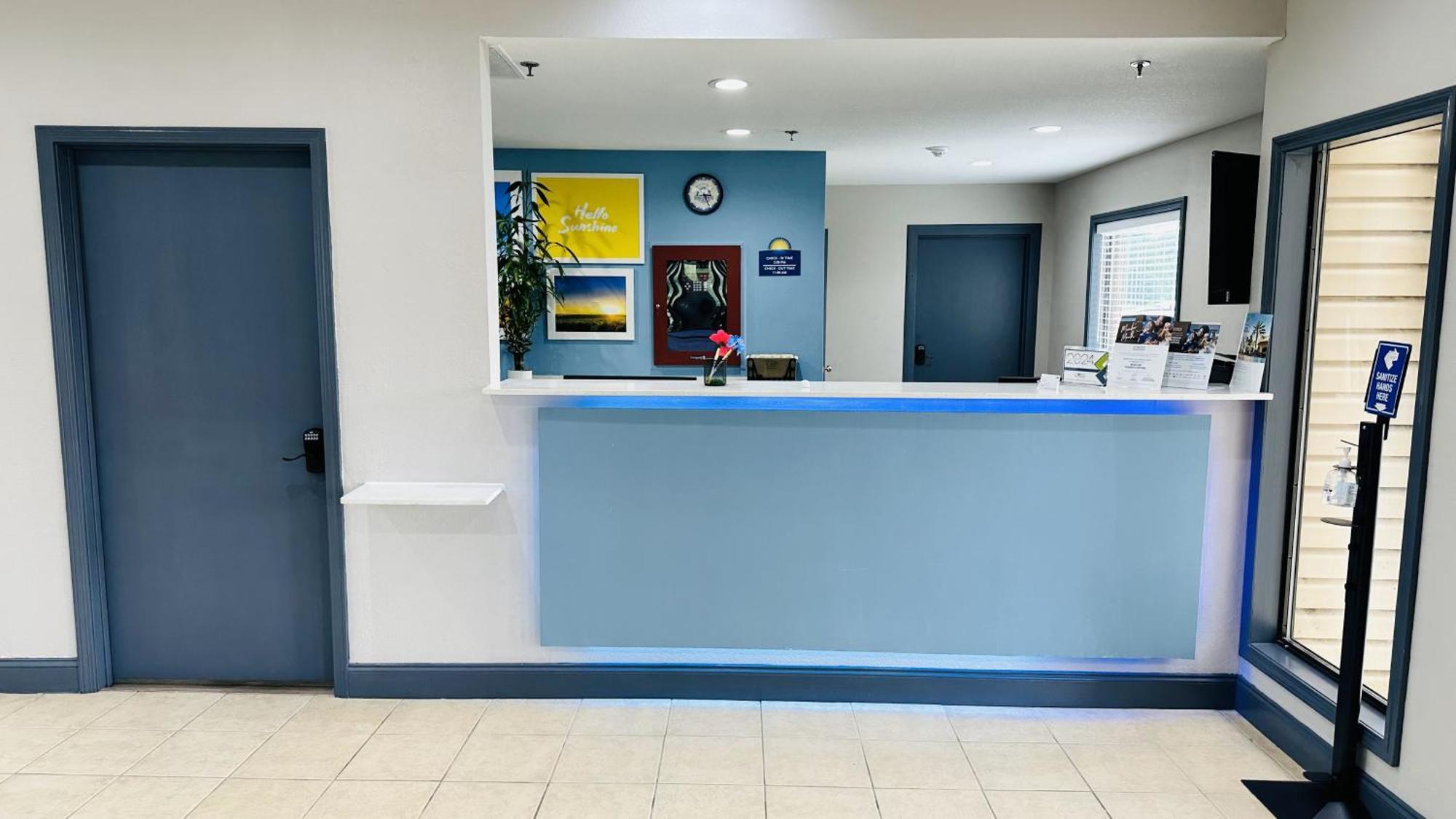 Days Inn & Suites By Wyndham Wynne Eksteriør billede
