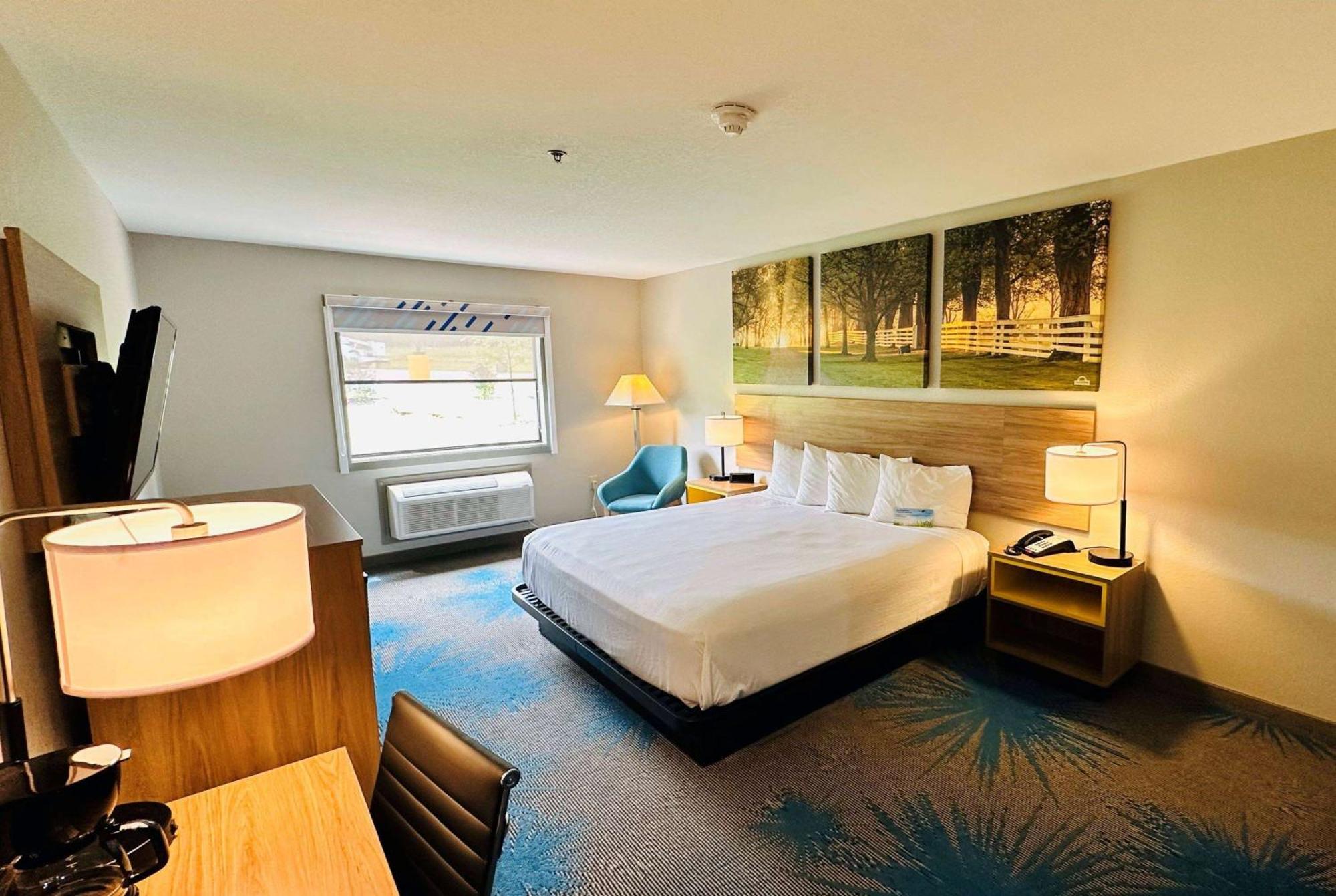 Days Inn & Suites By Wyndham Wynne Eksteriør billede