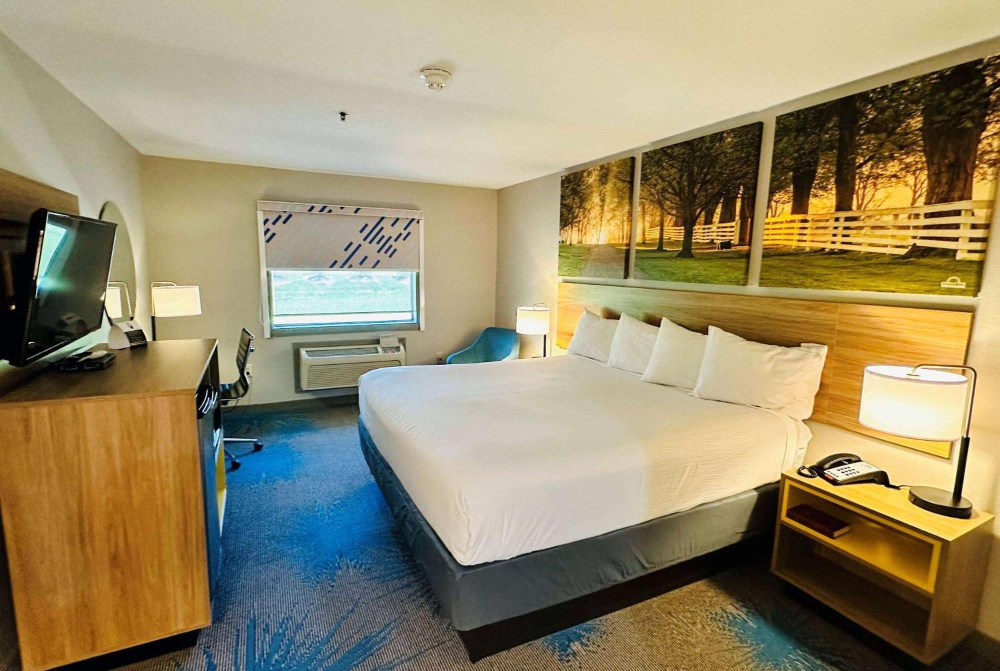 Days Inn & Suites By Wyndham Wynne Eksteriør billede